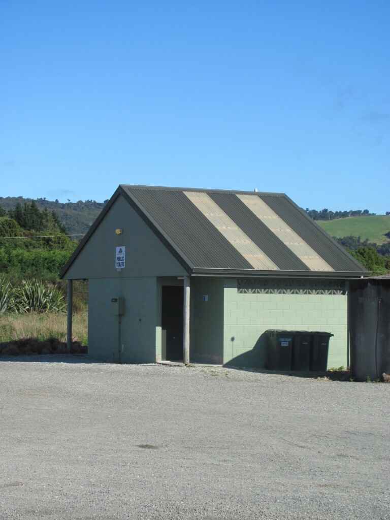 Waikawa Recreation Reserve Overnight Campervan Parking, Southland, NZ ...