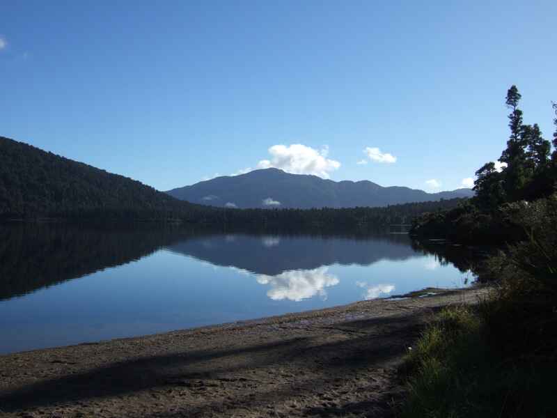 Lake Paringa Campsite - Haast, Paringa and Moeraki rivers area, West ...