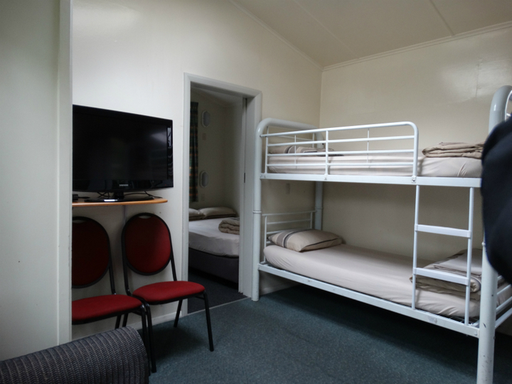 Self-contained cabin