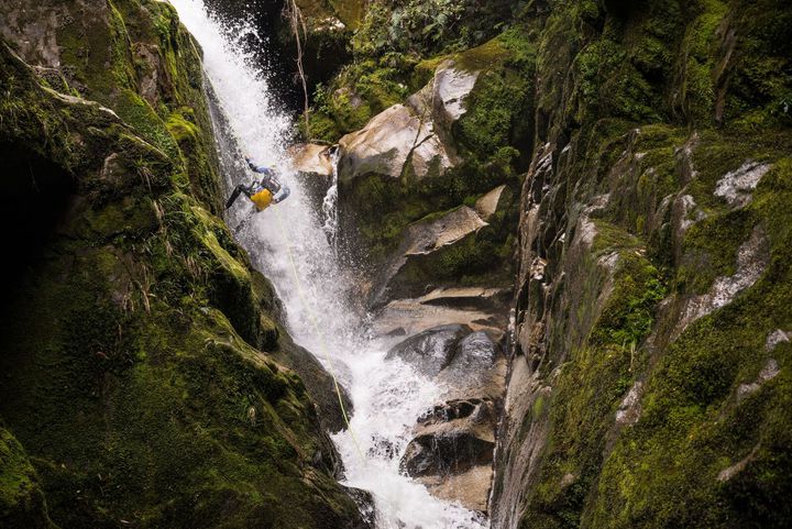 Abseiling through the flow!