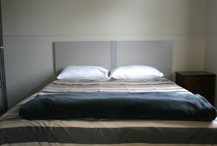 Queen bed