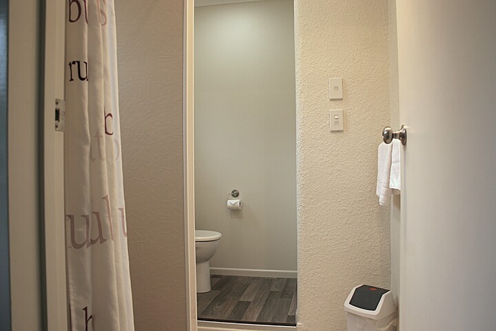 Unit 7 ensuite